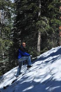Muita neve na trilha que sobe o Humphrey Peak, em Flagstaff, no Arizona, Estados Unidos